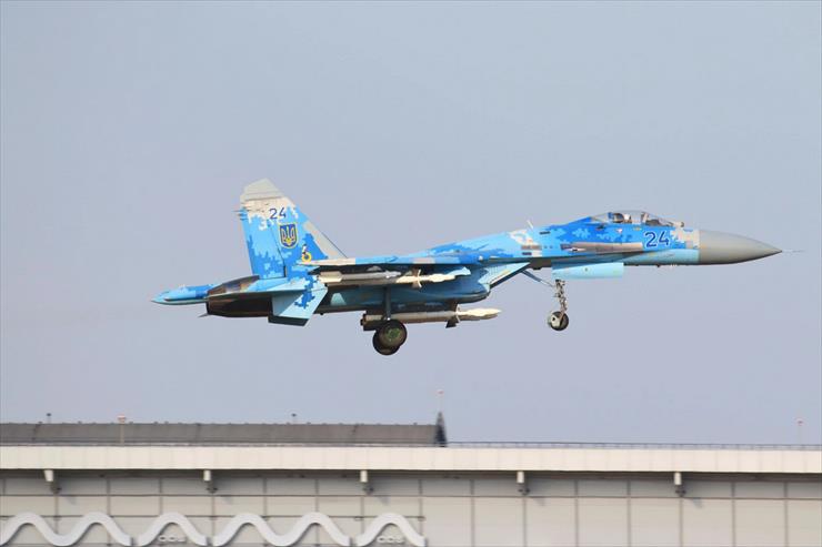 Su-27 - The Su-27S sn 24 Blue of 39th brTA from Ozerne, moments from landing at Odesa IAP.png